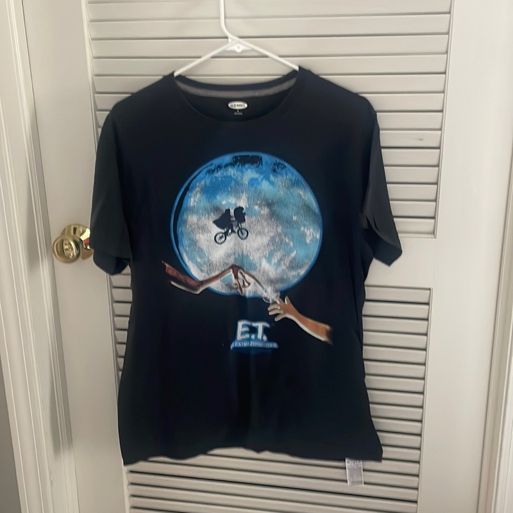E.T t shirt